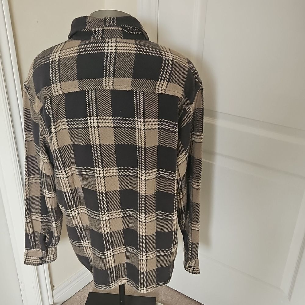American Eagle Outfitters Black and Tan Plaid Shirt - Picture 4 of 16